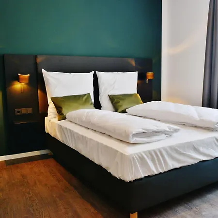Hayta Stuttgart Airport Messe 3*