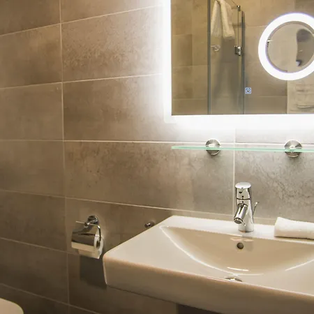 מלון Hayta Stuttgart Airport Messe 3*