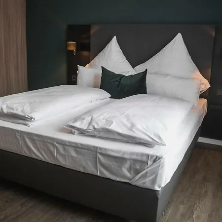 מלון Hayta Stuttgart Airport Messe 3*
